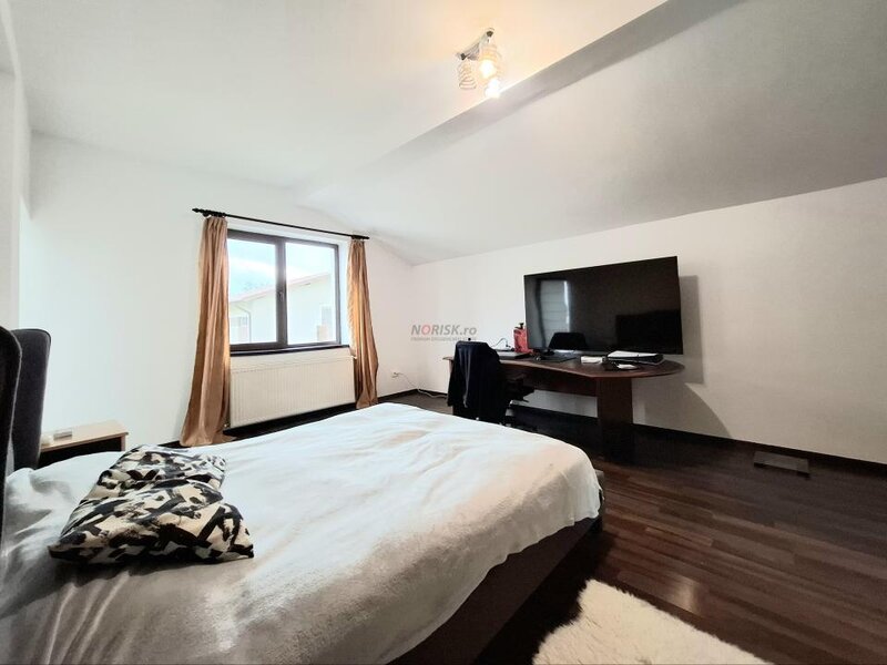 Vila 5 camere Corbeanca, 205mp, curte, 550mp, centrala, panouri & baterie